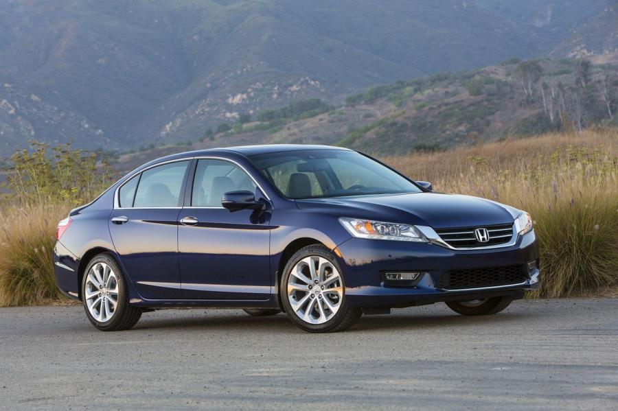  Honda Accord Touring Sedan 2013 года  (фото 3 из 19)